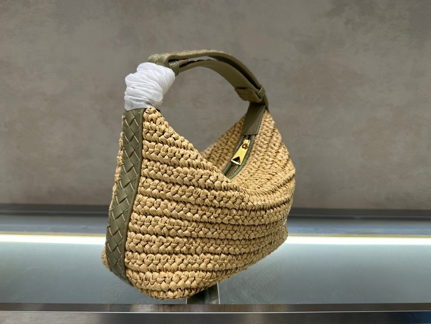 BV Intrecciato Raffia
