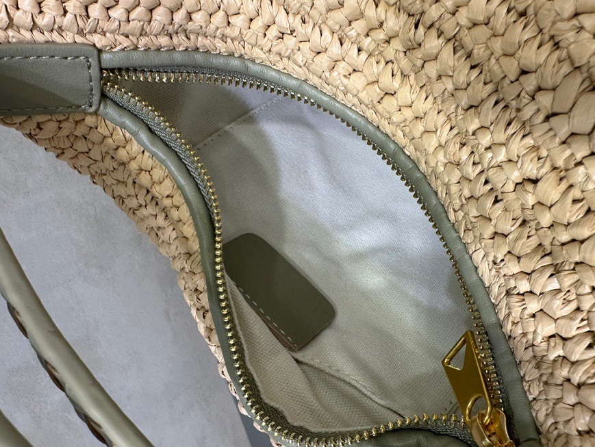 BV Intrecciato Raffia