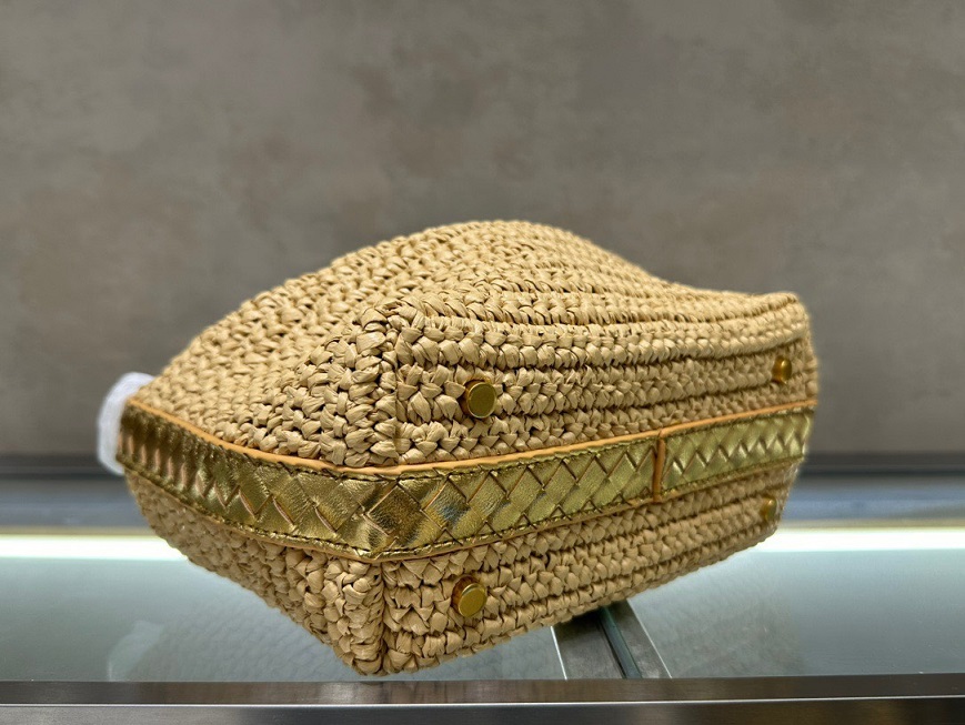 BV Intrecciato Raffia