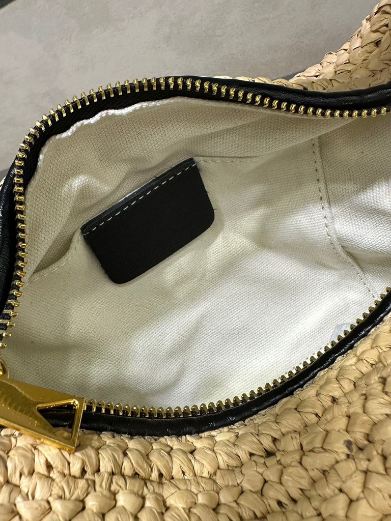 BV Intrecciato Raffia