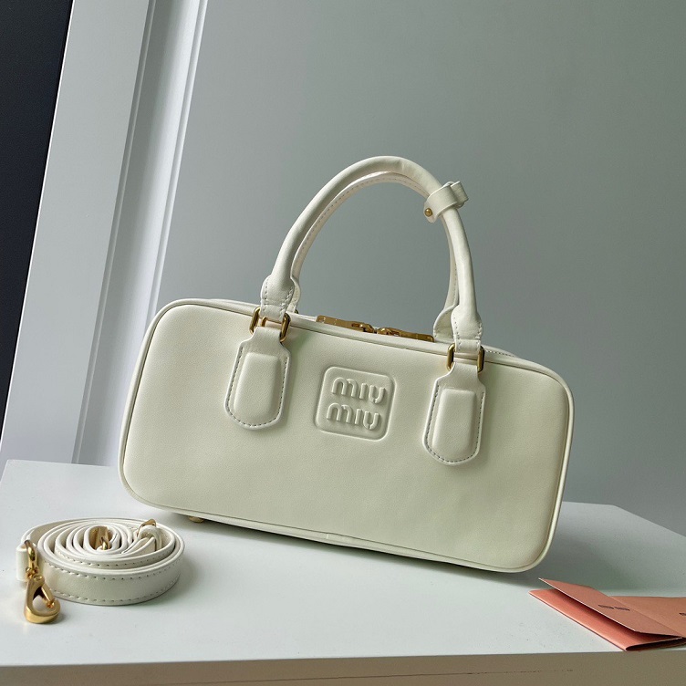 Miu Matelasse Medium