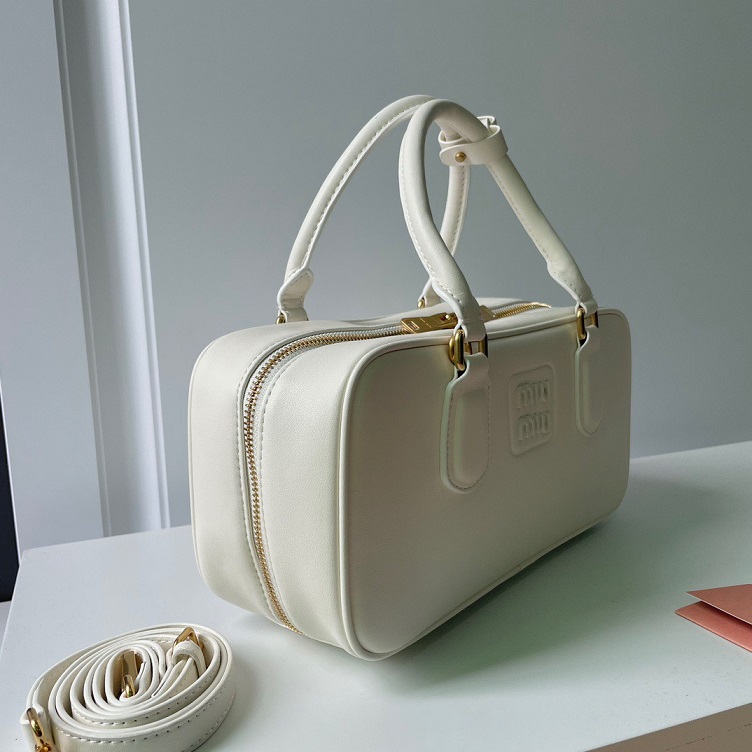 Miu Matelasse Medium