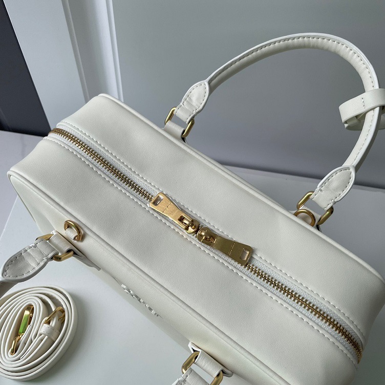 Miu Matelasse Medium