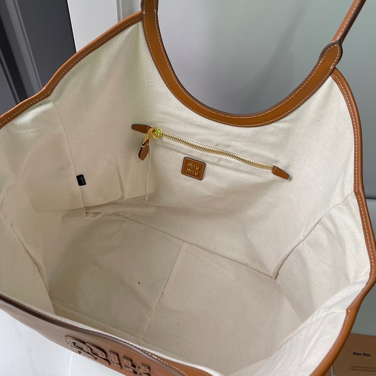 Miu Tote Medium