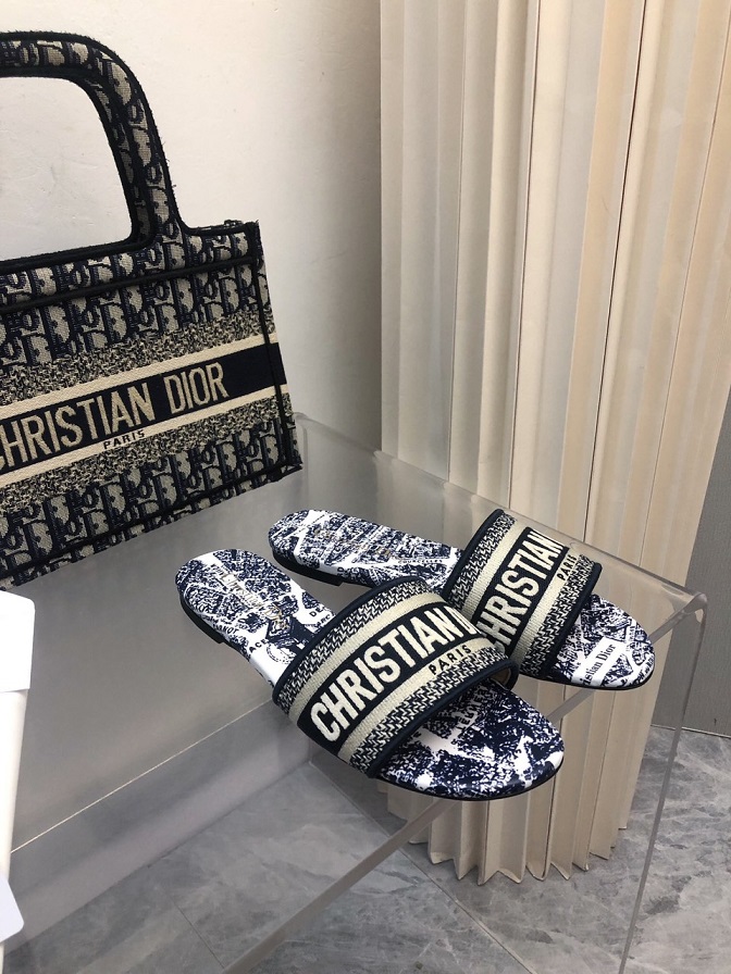 CD Dway Slides