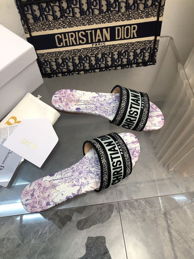 CD Dway Slides