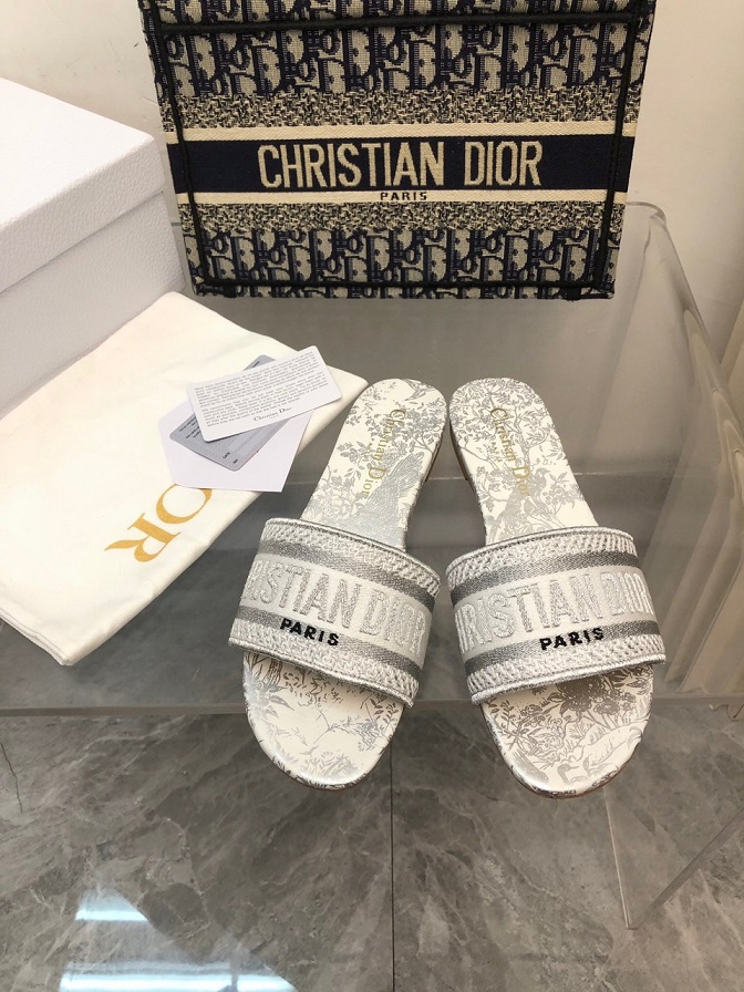 CD Dway Slides