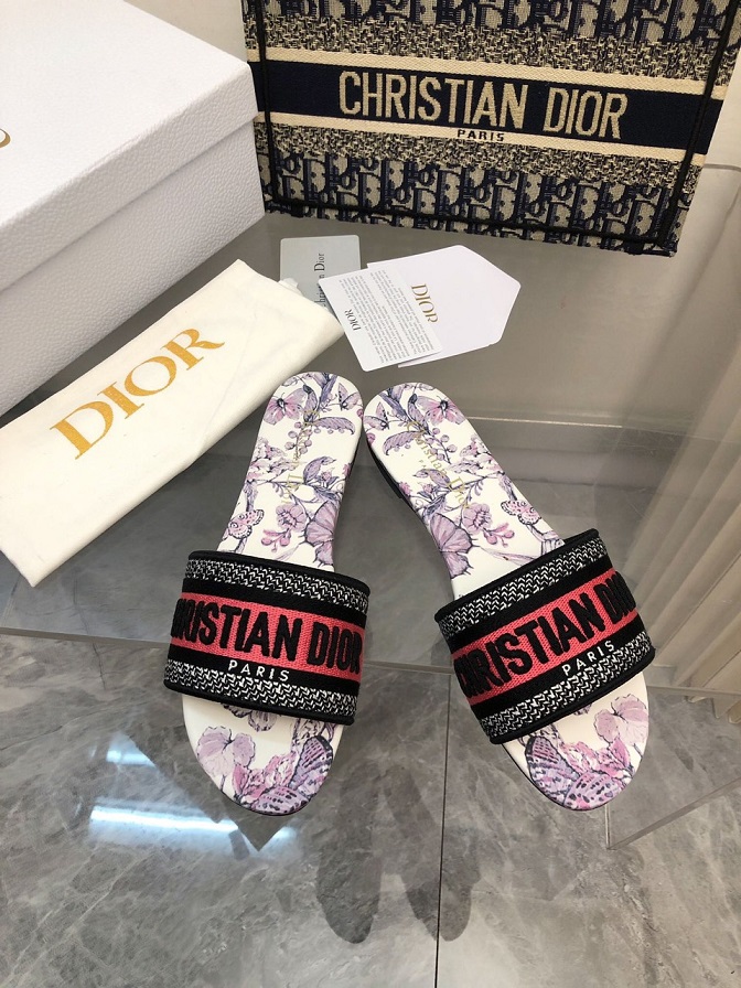 CD Dway Slides