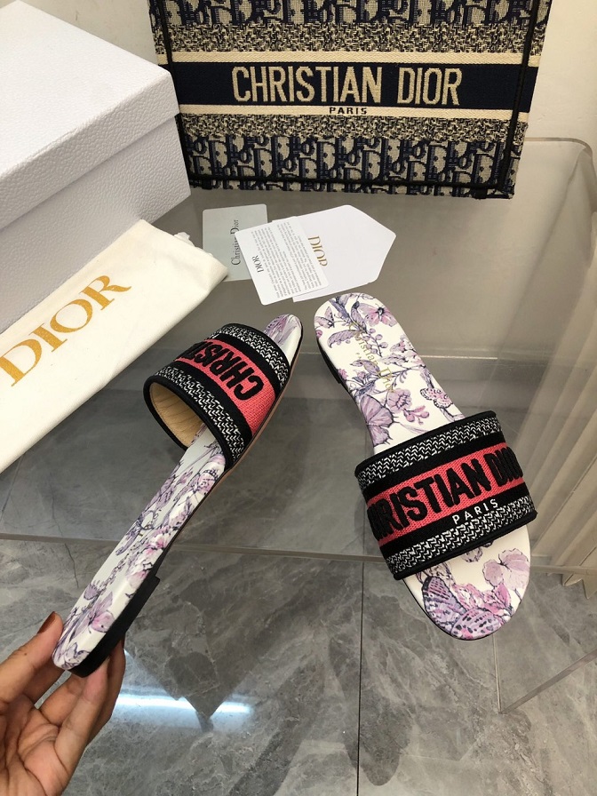 CD Dway Slides