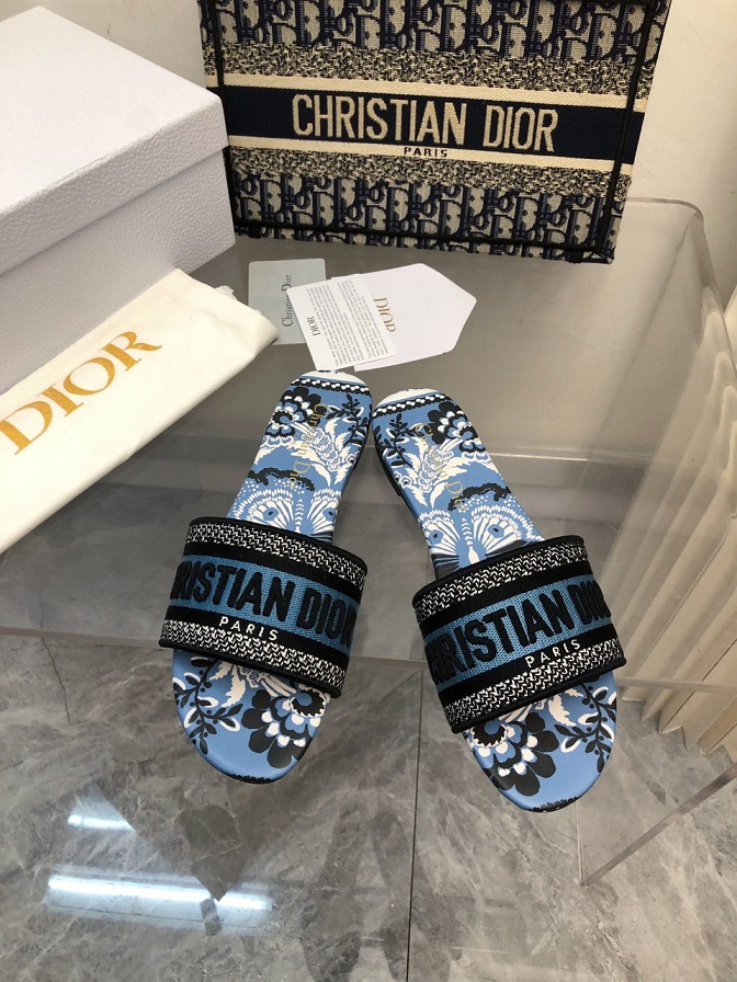 CD Dway Slides