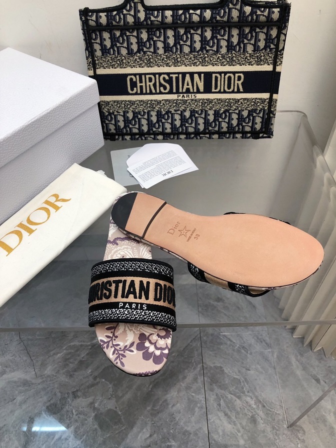CD Dway Slides