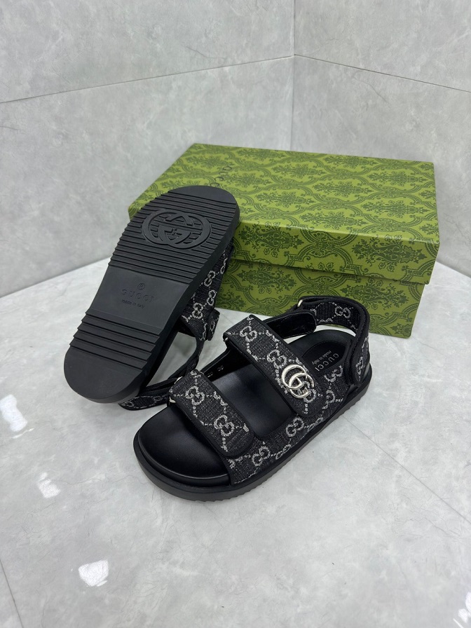 GG Sandals