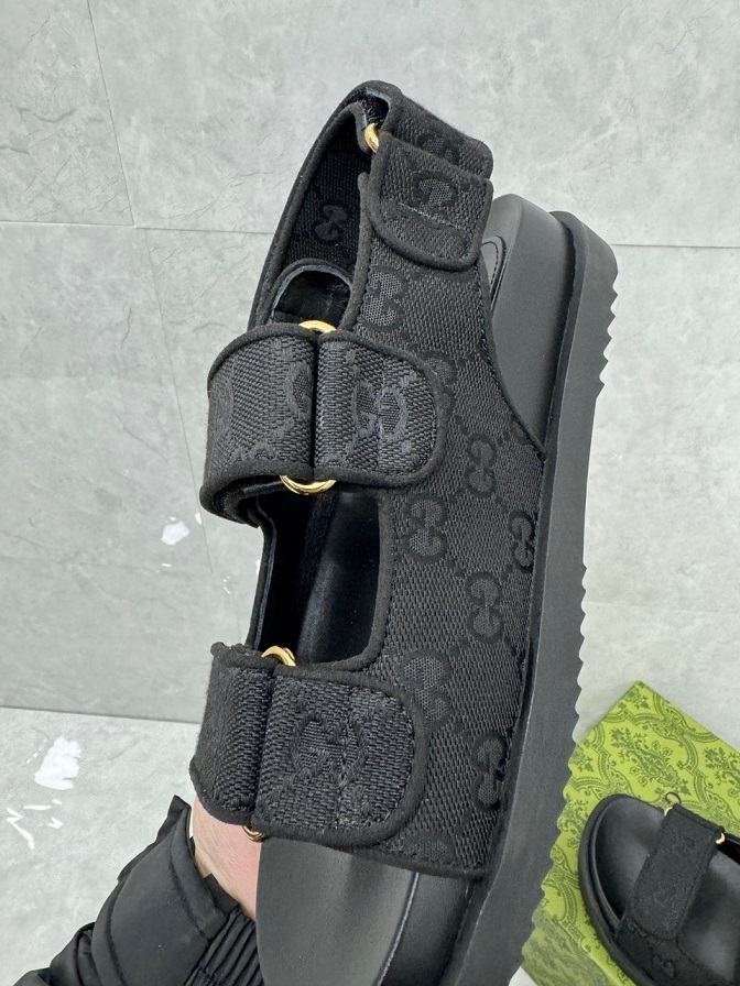 GG Sandals