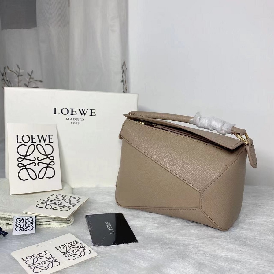 Loew Puzzle Mini 18