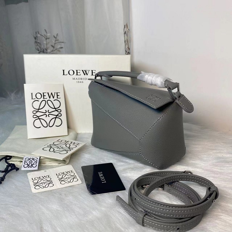 Loew Puzzle Mini 18