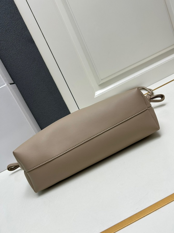 Loew Flamenco Hobo