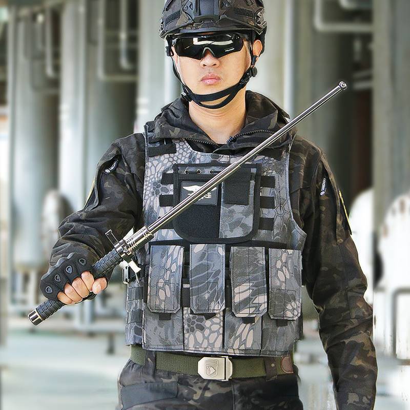 BATON ĐỂ PHÒNG VỆ: HỢP PHÁP HAY KHÔNG?