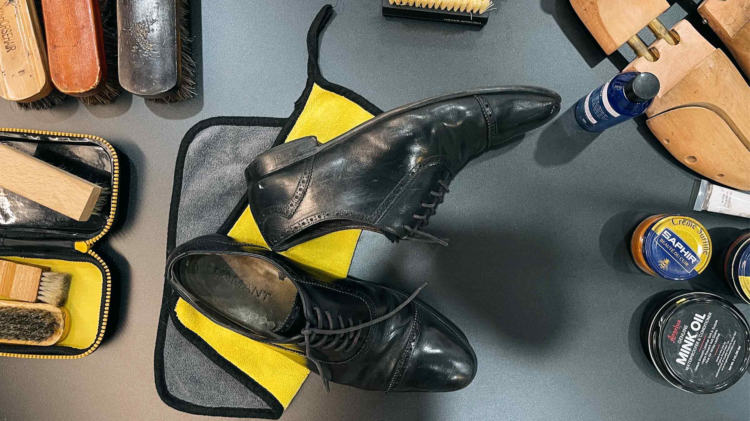 Bao lâu vệ sinh giày tây