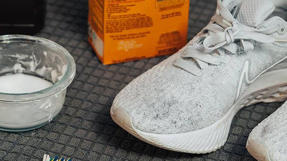 Cách Giữ Sneaker Luôn Trắng Như Mới 2026: Hiệu Quả & Dễ Làm