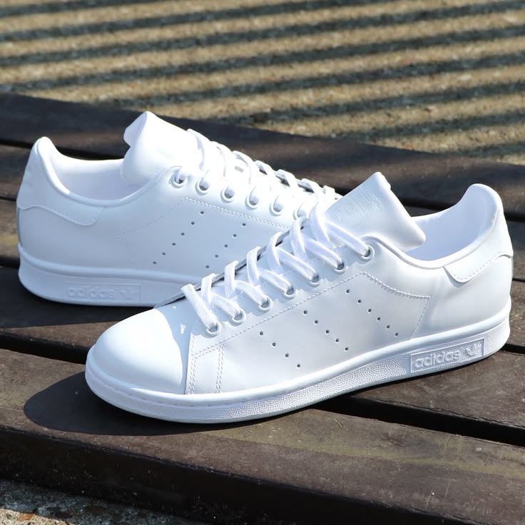 Adidas Stan Smith công sở