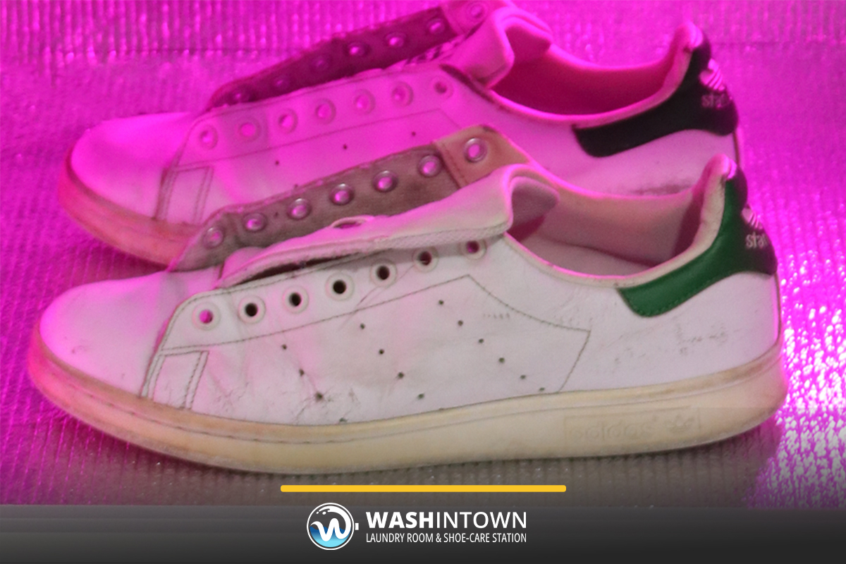 Giày sneaker được xử lý trong buồng UV tại Washintown