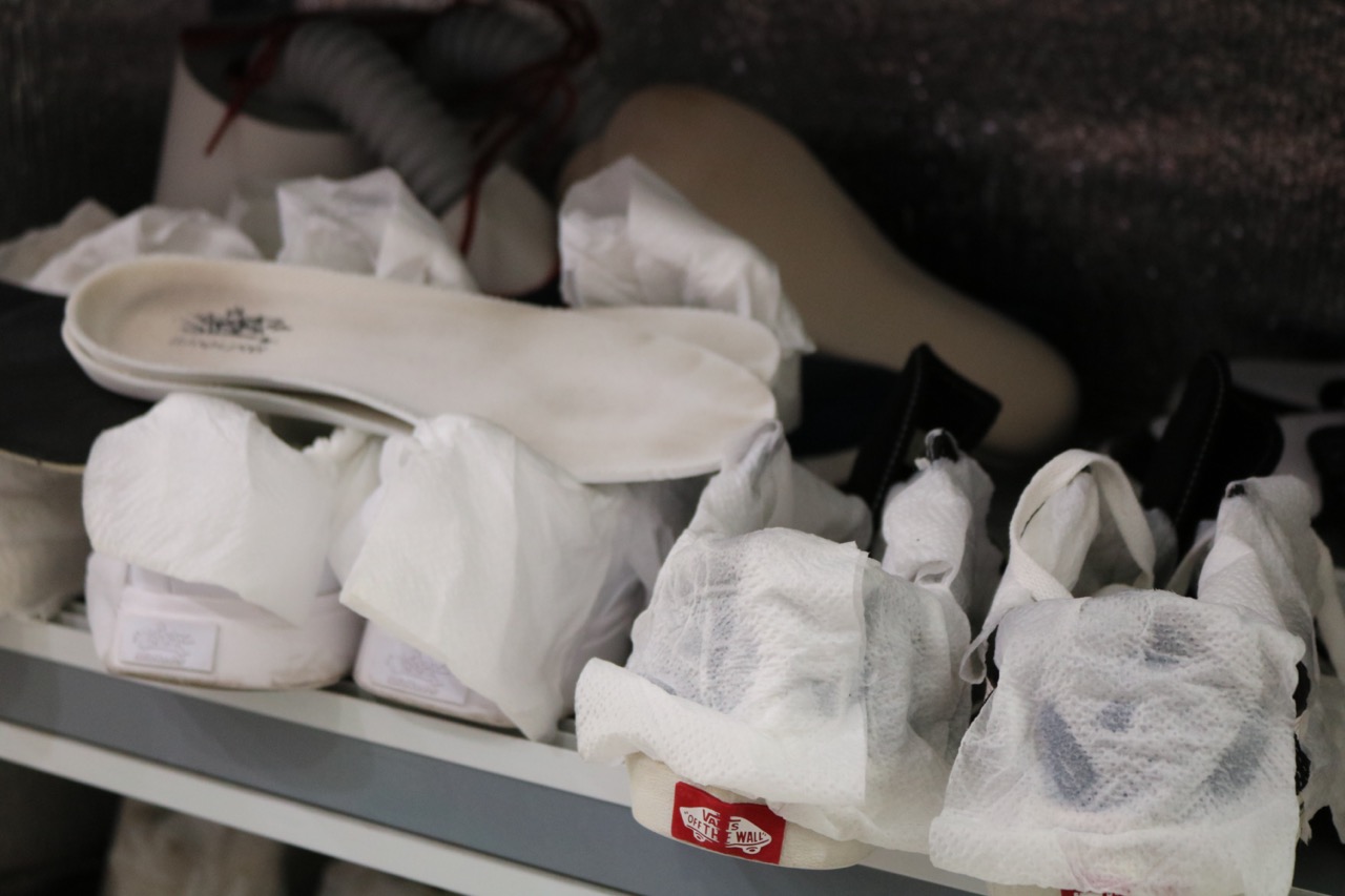 Kỹ thuật phơi giày đắp giấy ăn