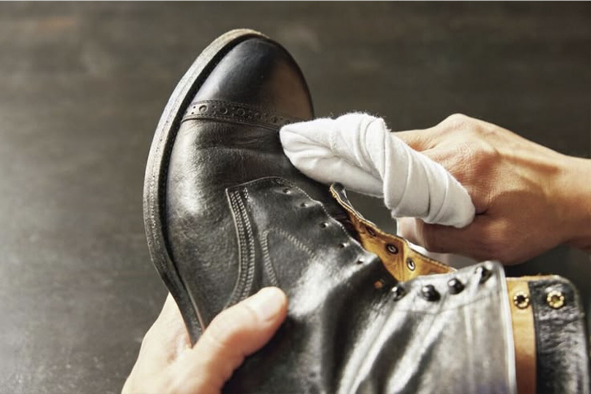 Leather Cleaner - Làm sạch mảng bám