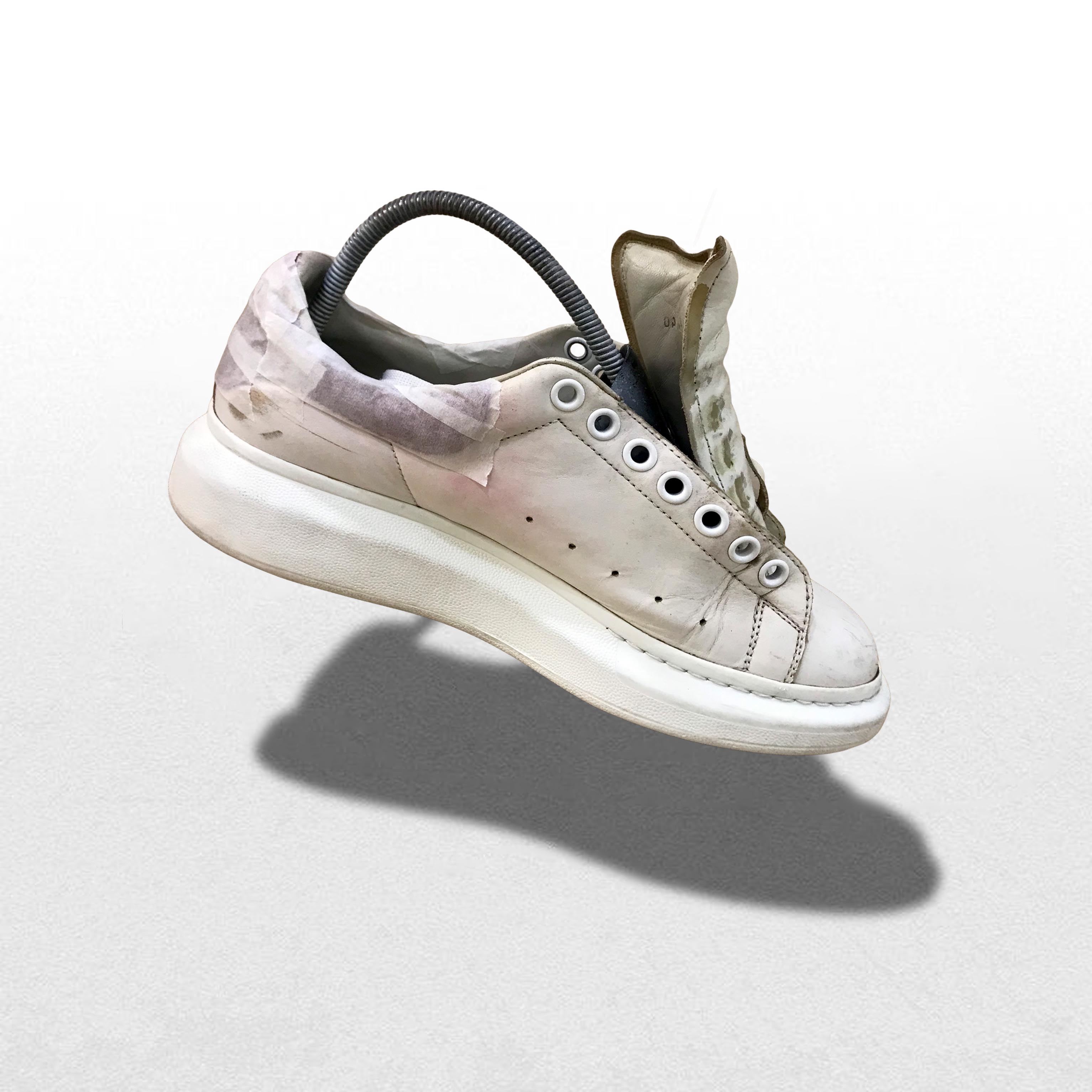 Giày Jordan Yeezy đắt tiền