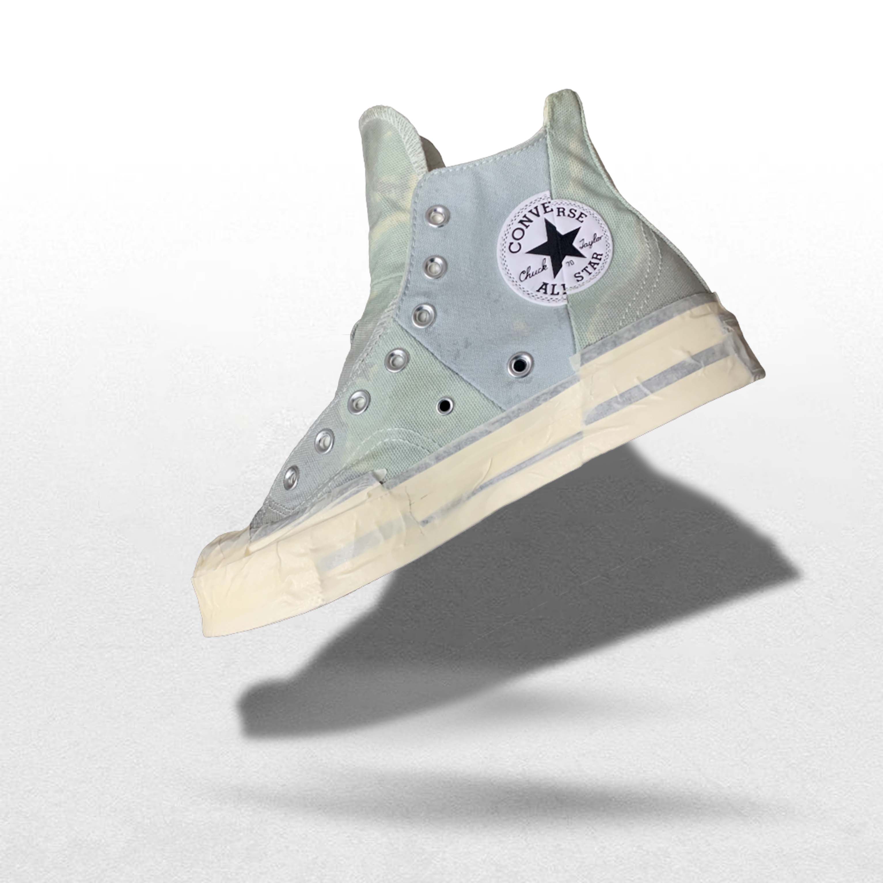 Thân giày da lộn bị bạc màu