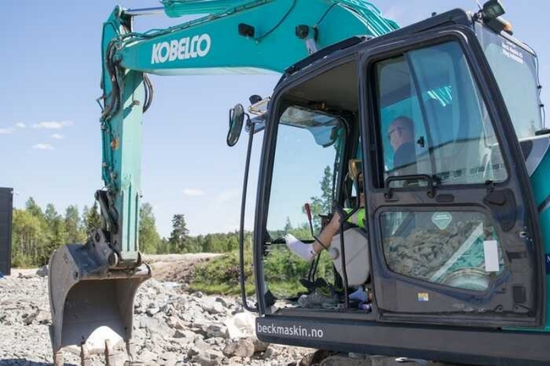 Máy xúc Kobelco được tin dùng