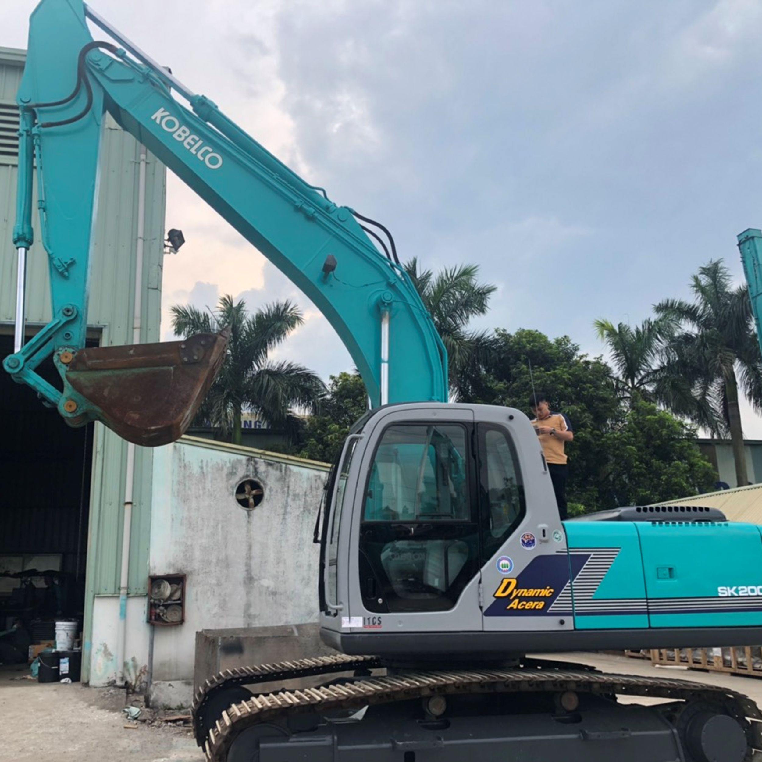 Máy xúc Kobelco sk200-6 kim cơ, máy xúc kim cơ sk200