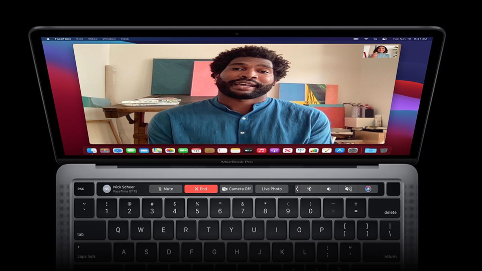 MacBook Pro cho Cuộc gọi FaceTime HD nhờ bộ xử lý tín hiệu hình ảnh mới giúp chất lượng cuộc gọi được cải thiện rõ rệt, đặc biệt là trong các điều kiện ánh sáng yếu hay chênh lệch ánh sáng mạnh.