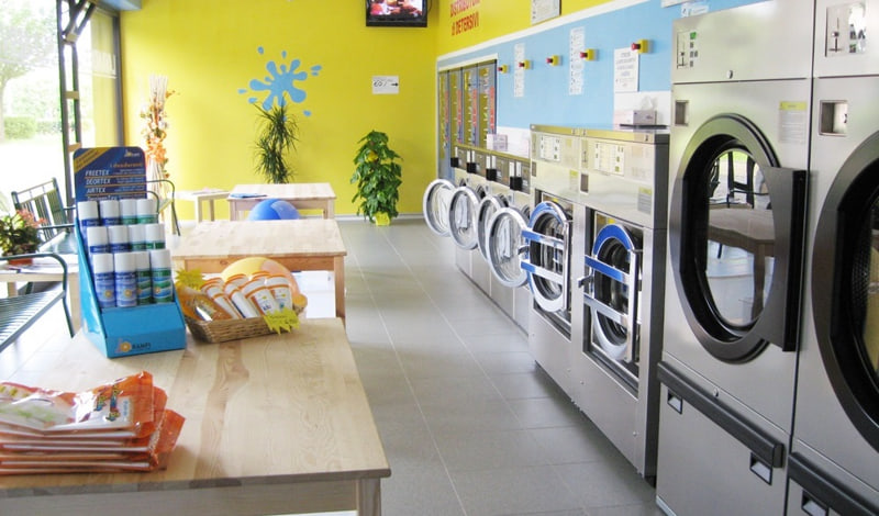 Gần trường học nên kinh doanh gì? 10+ ý tưởng siêu lợi nhuận 2025
