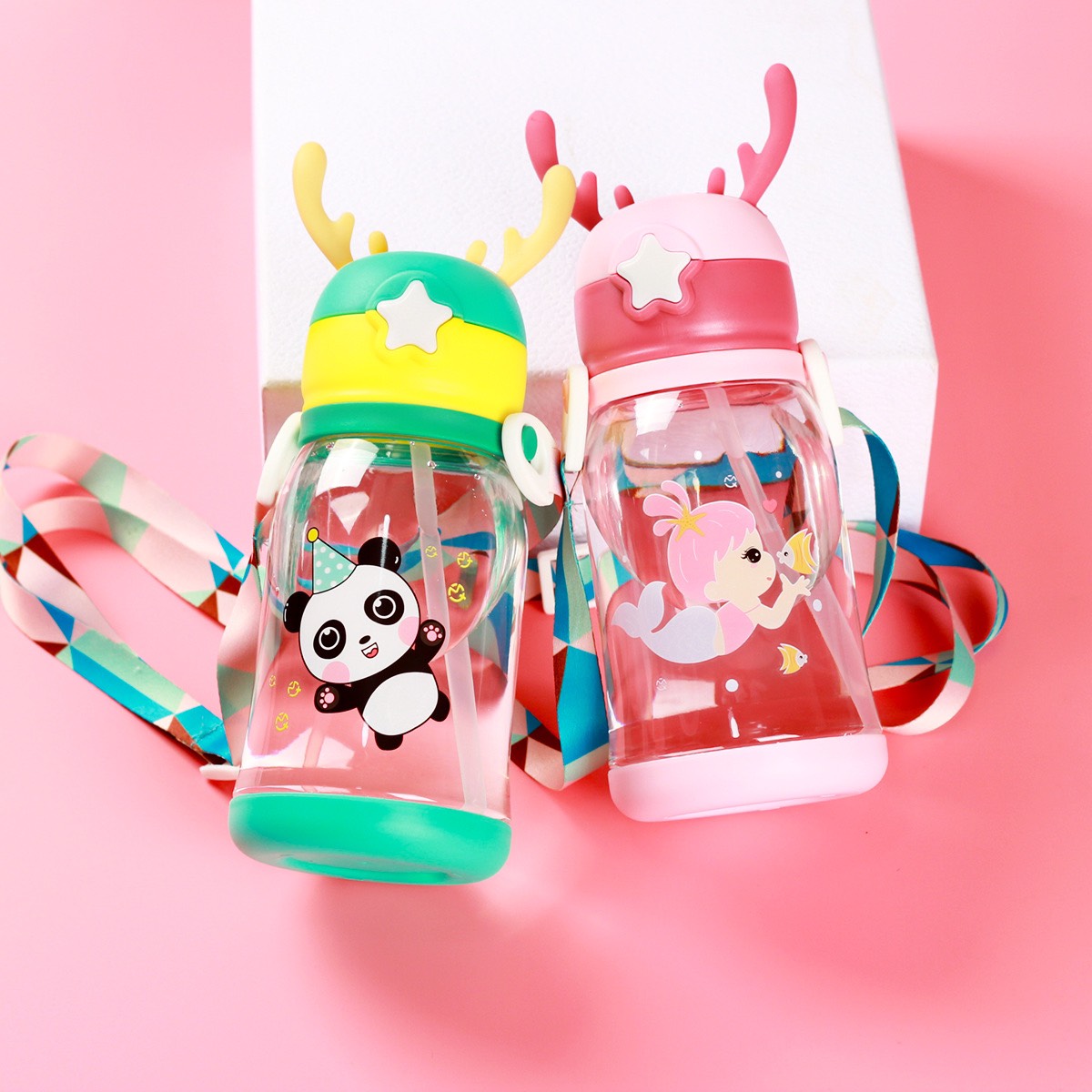 Bình đựng nước kèm ống hút hình sừng hươu 550ml