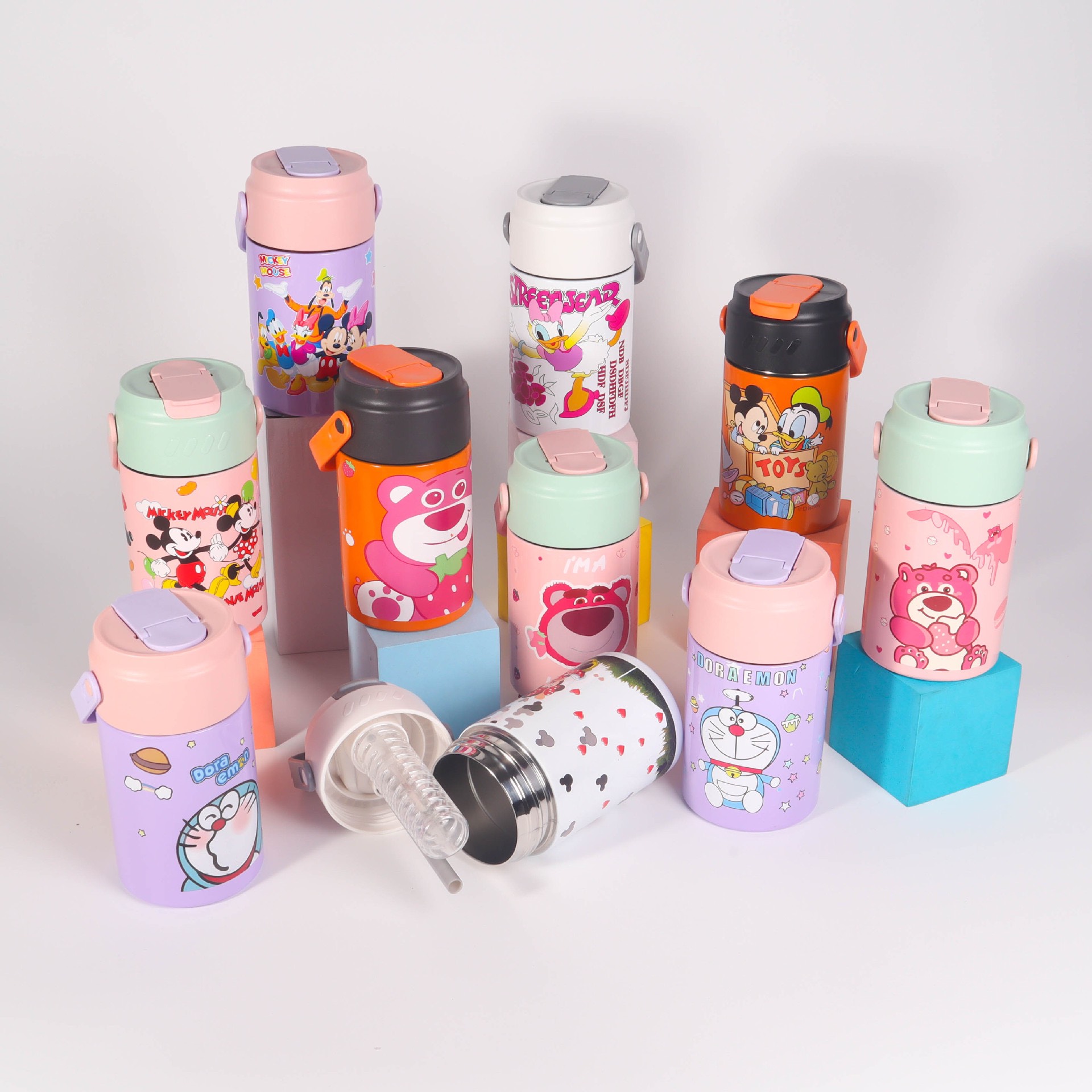 Bình giữ nhiệt hoạt hình có quai xách 550ml