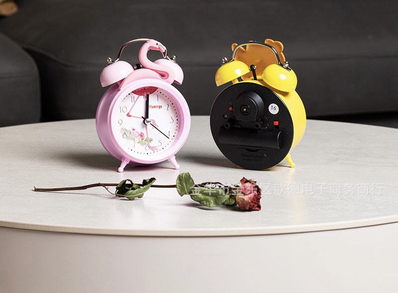 Đồng hồ báo thức nhiều hình dáng cute