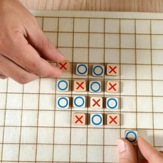 Bộ cờ CARO GỖ hỗ trợ tư duy và kỹ năng cho bé 