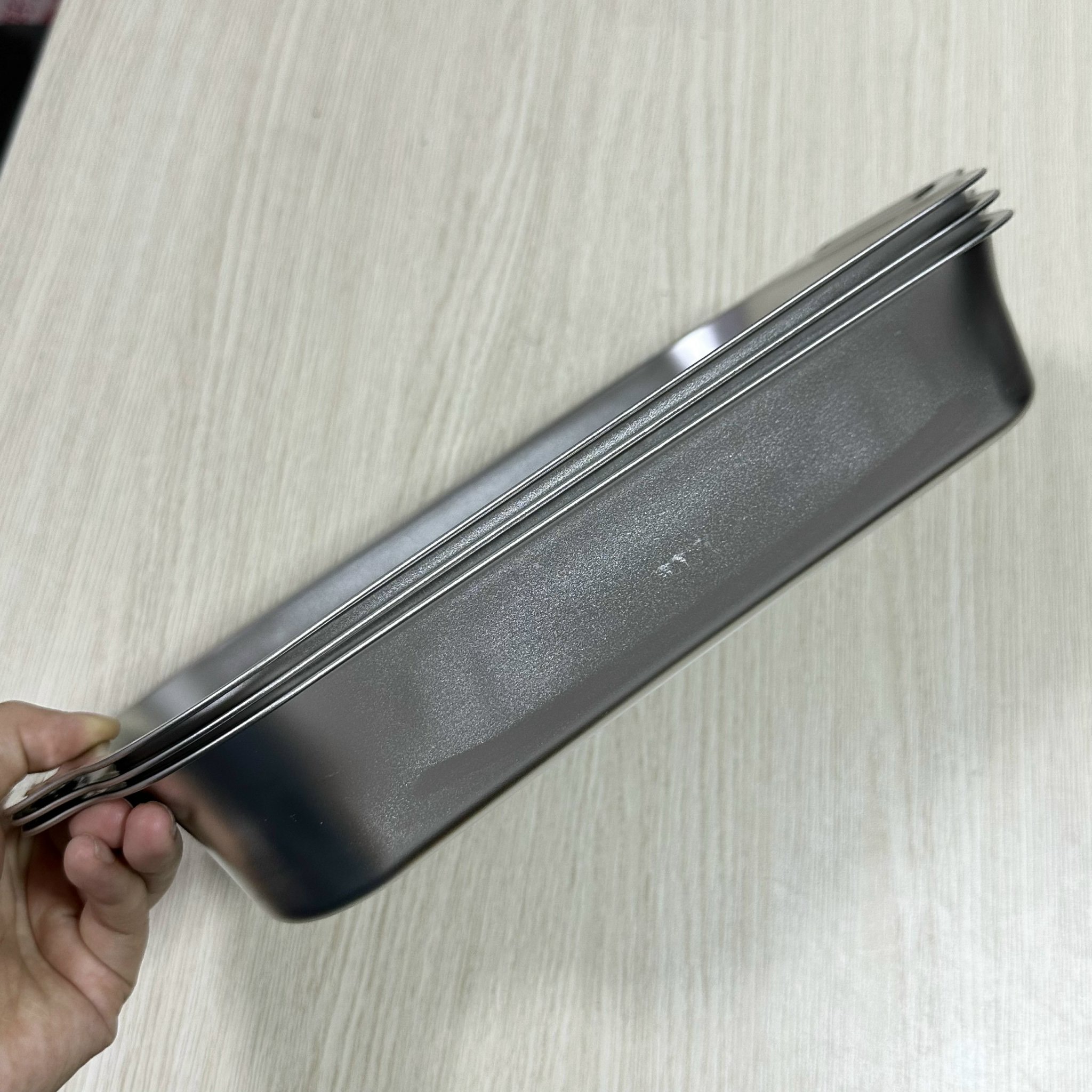 Khay nướng sâu bằng thép không gỉ có tay cầm tiện lợi LOẠI NHỎ
