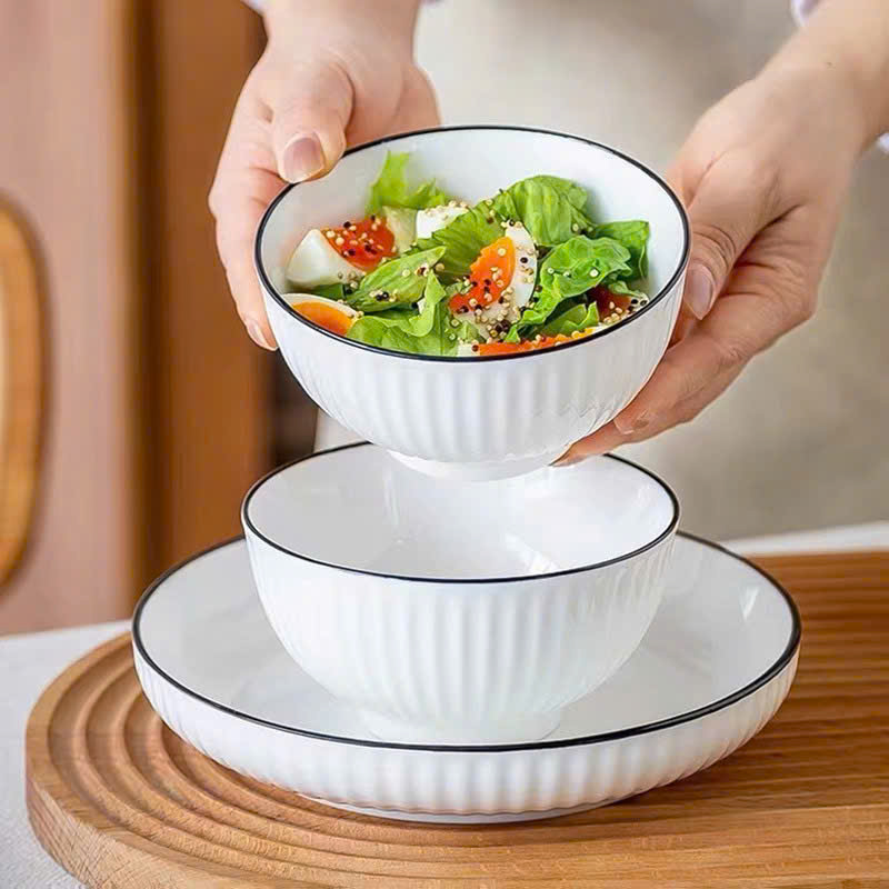 Chén sứ vân dọc trắng viền đen sang trọng