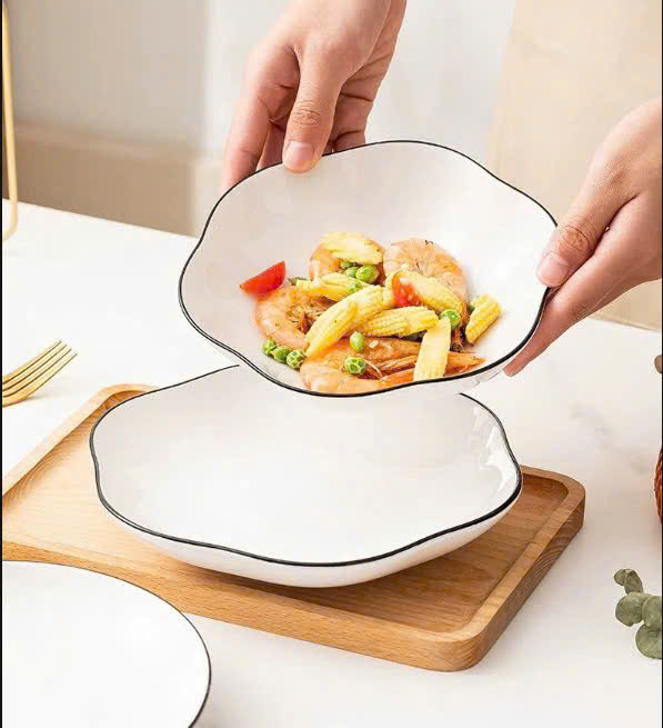 Đĩa sứ cao cấp viền đen bèo đơn giản sang trọng (T60)
