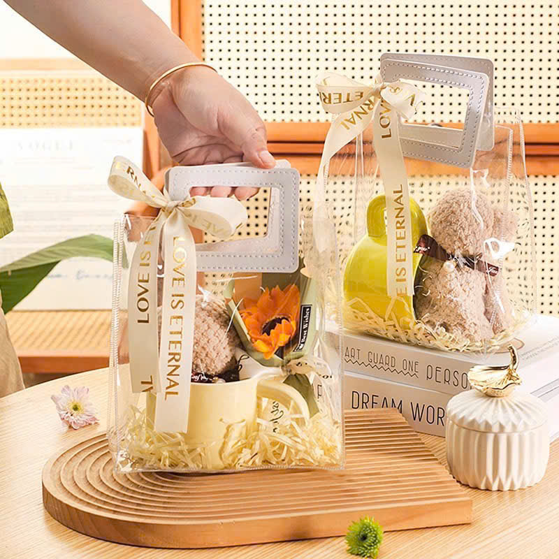 Túi đựng quà Tết trong suốt có quai cầm sang trọng