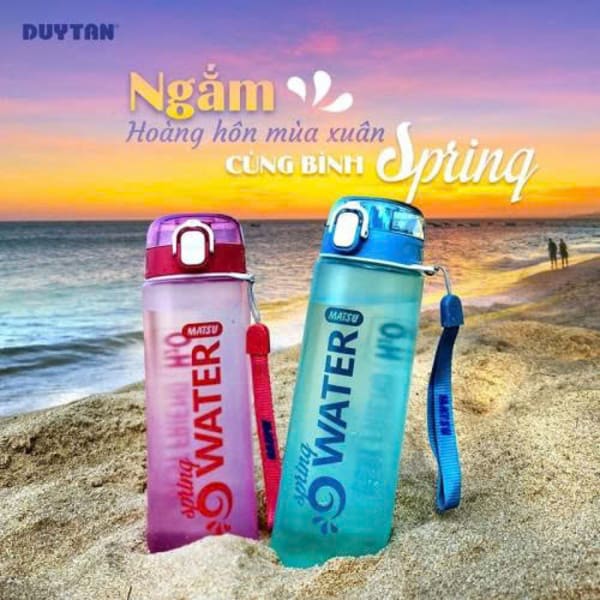 Bình nước nhựa Spring có dây đeo 700ml Duy Tân