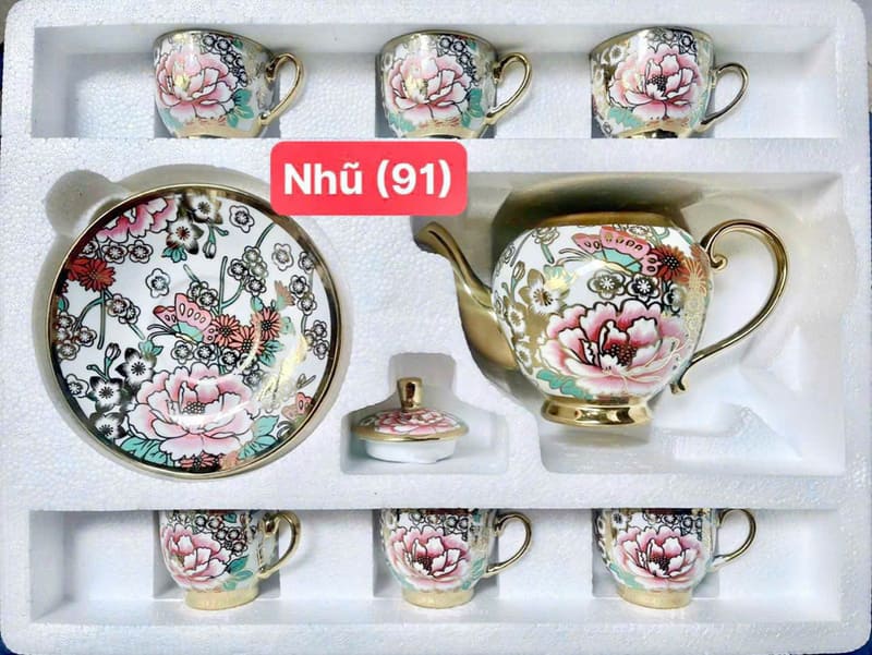 Bộ tách trà hoa văn vàng nhũ hoa cao cấp