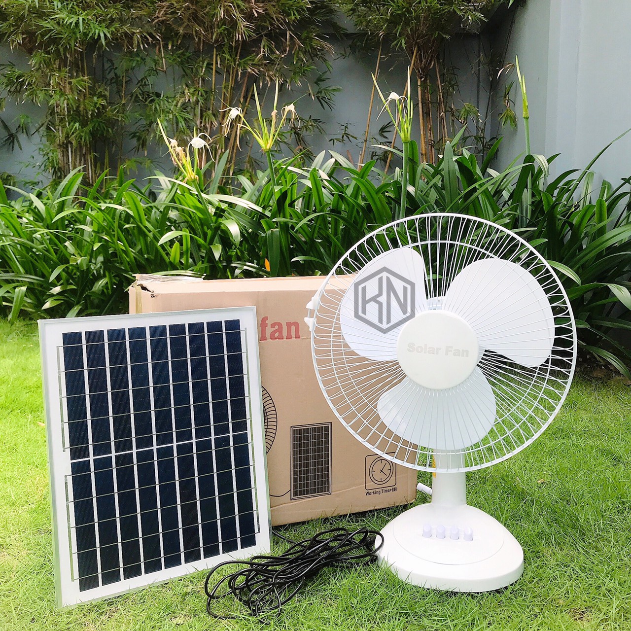 Quạt tích điện năng lượng mặt trời CHÂN ĐỨNG