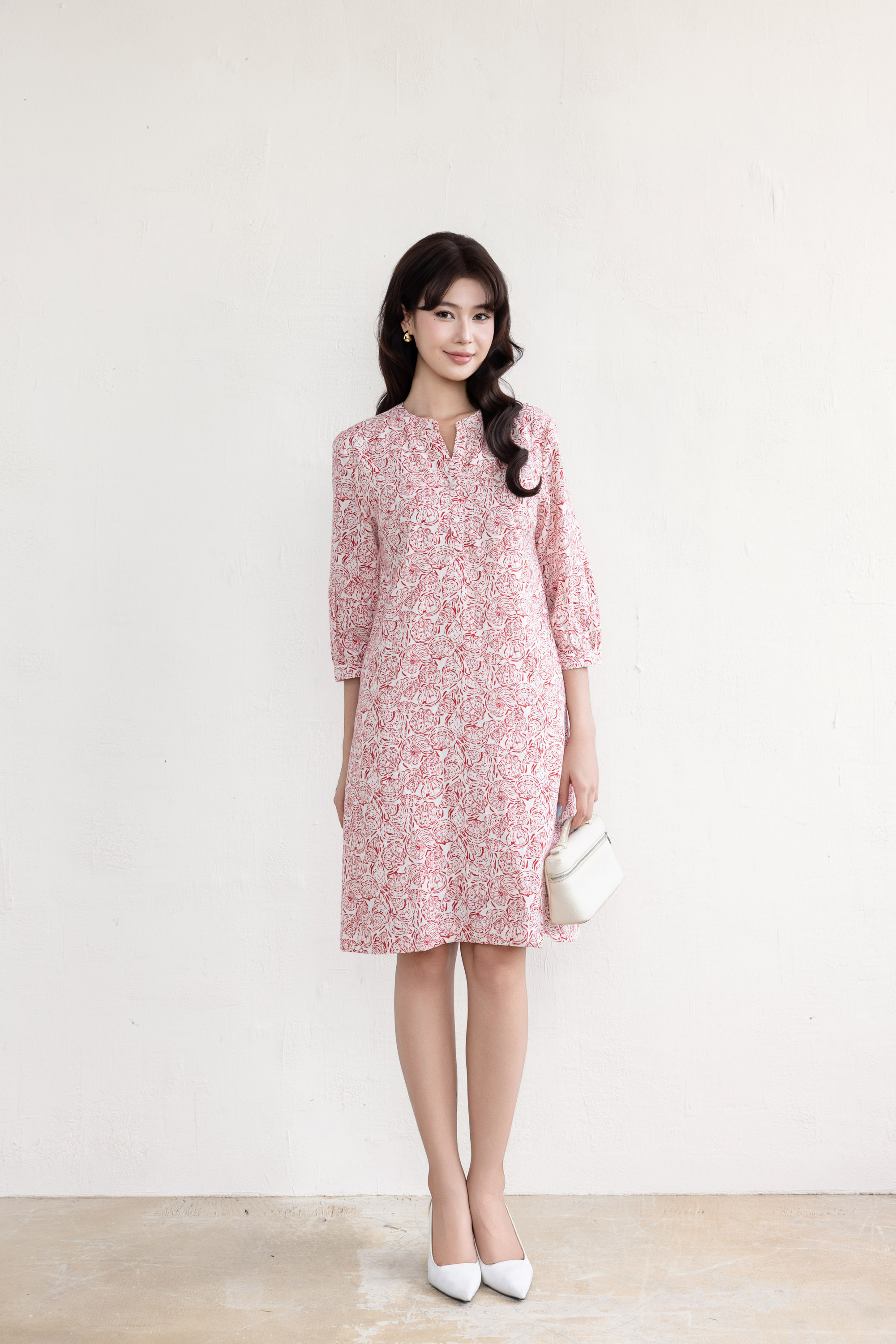 SWANLAKE | Váy Đầm Nữ Suông Tay Lỡ Cổ Trụ Cài Nút Vải Linen Cao Cấp Có Túi Du Lịch Biển Hè D12364LW07