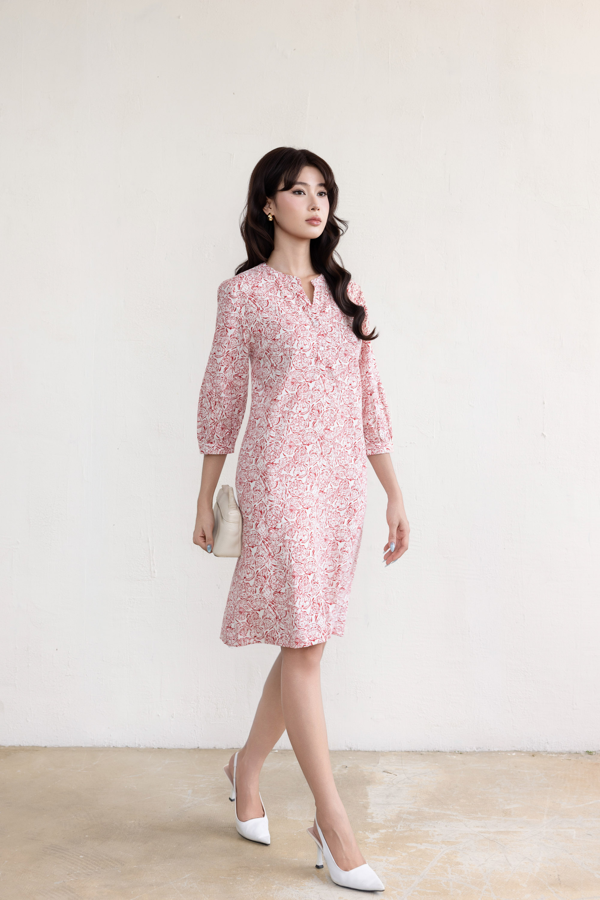 SWANLAKE | Váy Đầm Nữ Suông Tay Lỡ Cổ Trụ Cài Nút Vải Linen Cao Cấp Có Túi Du Lịch Biển Hè D12364LW07