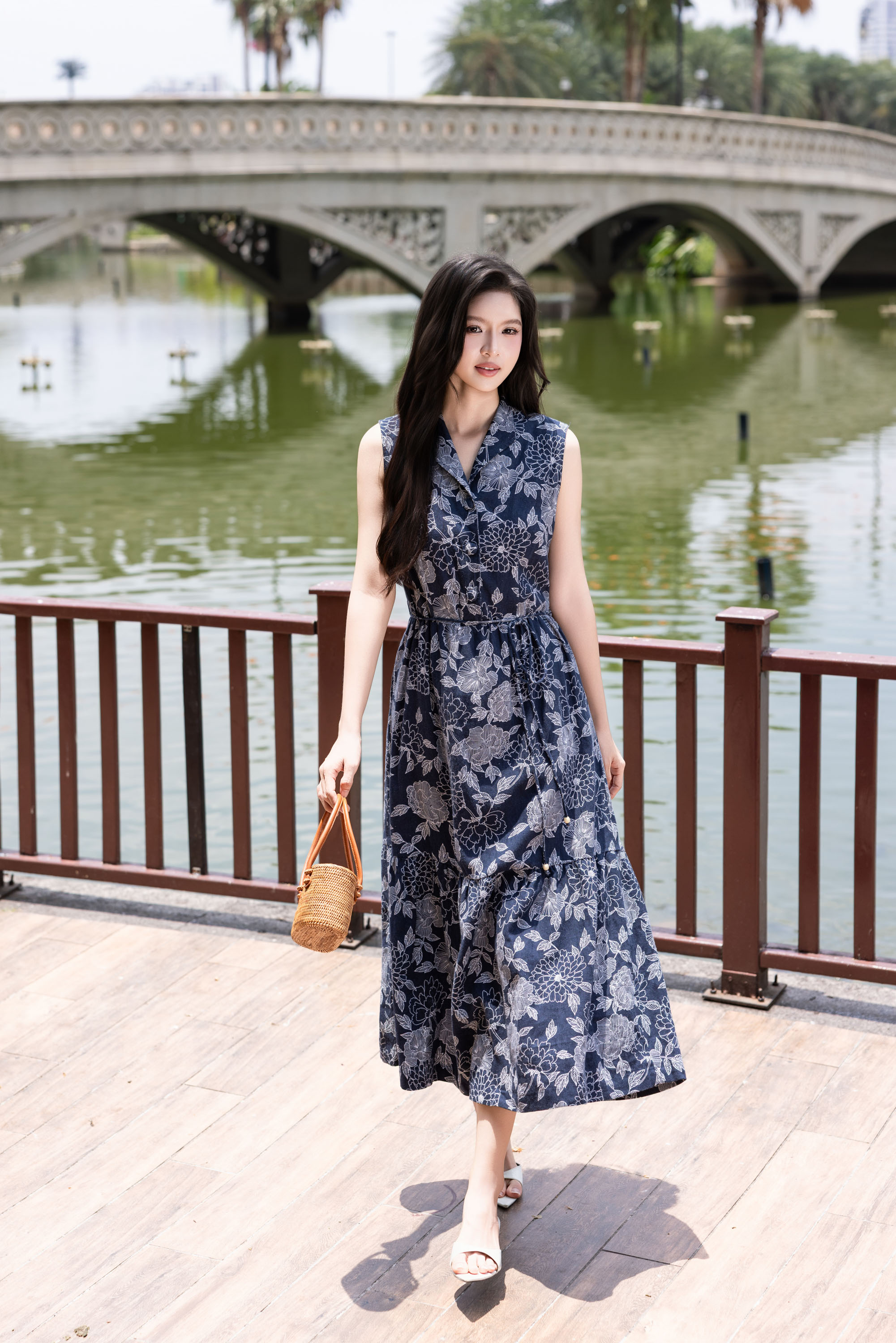 SWANLAKE | Váy Đầm Nữ Vải Linen Cổ Sơ Mi Cài Nút Sát Nách Có Túi Dây Thắt Eo Đuôi Cá Xòe D13691LW01