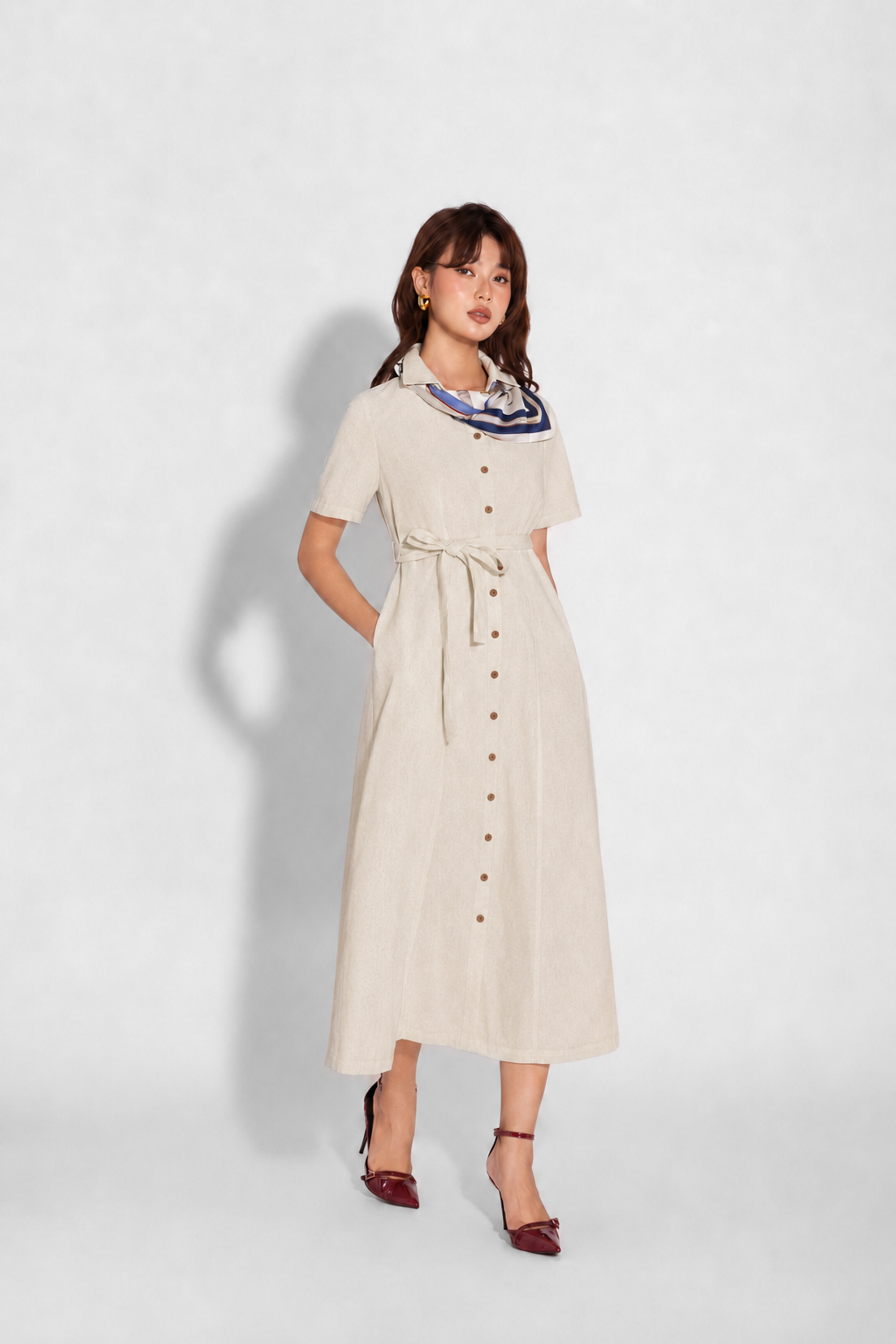 SWANLAKE | Váy Đầm Nữ Sơ Mi Suông Trơn Cài Nút Vải Linen Tay Ngắn Dây Thắt Eo Công Sở D12990LW04