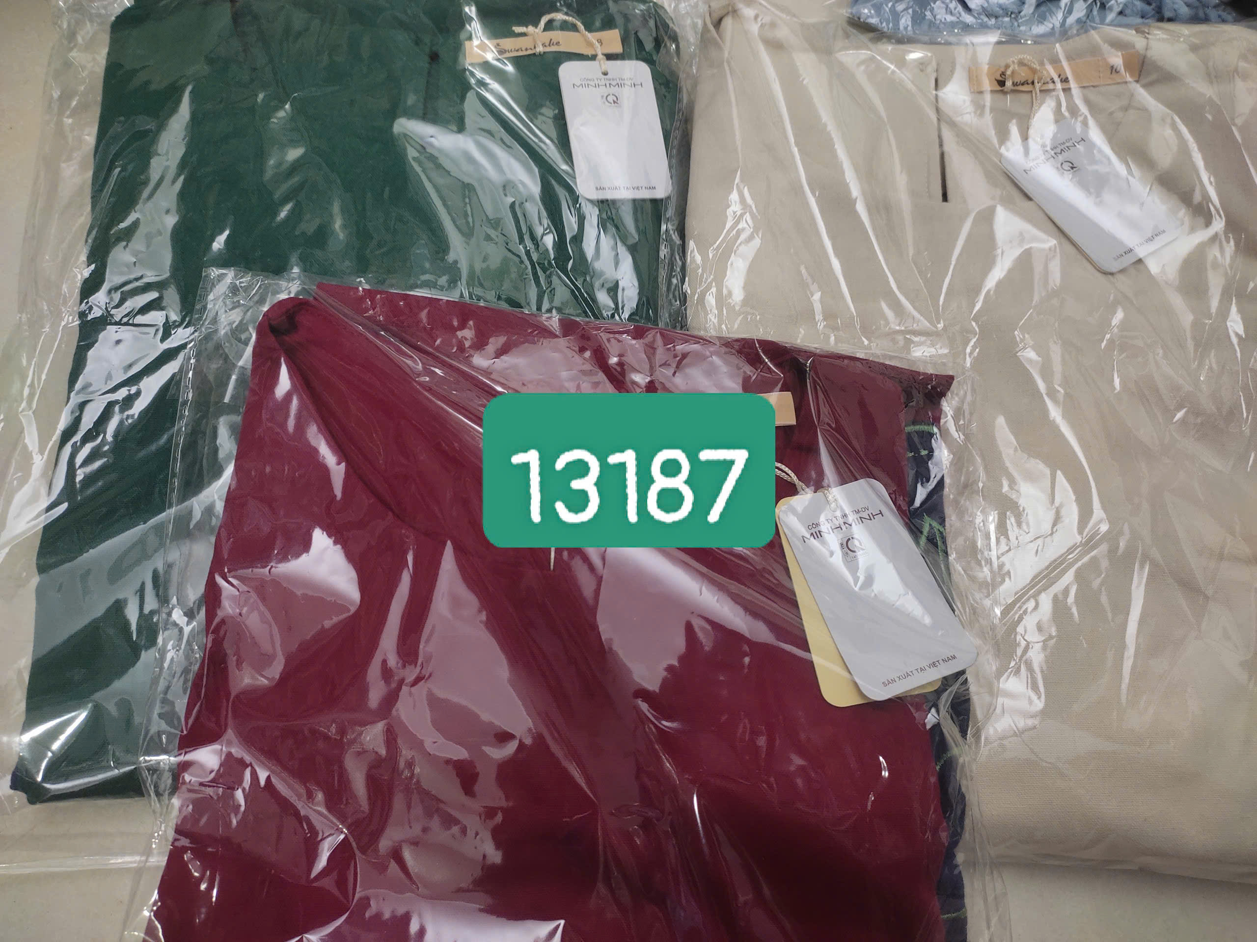 SWANLAKE | Váy Đầm Midi Nữ Phom Suông Cổ Tròn Tay Ngắn Thêu Hoa Chất Vải Linen Dạo Phố D13187LW01