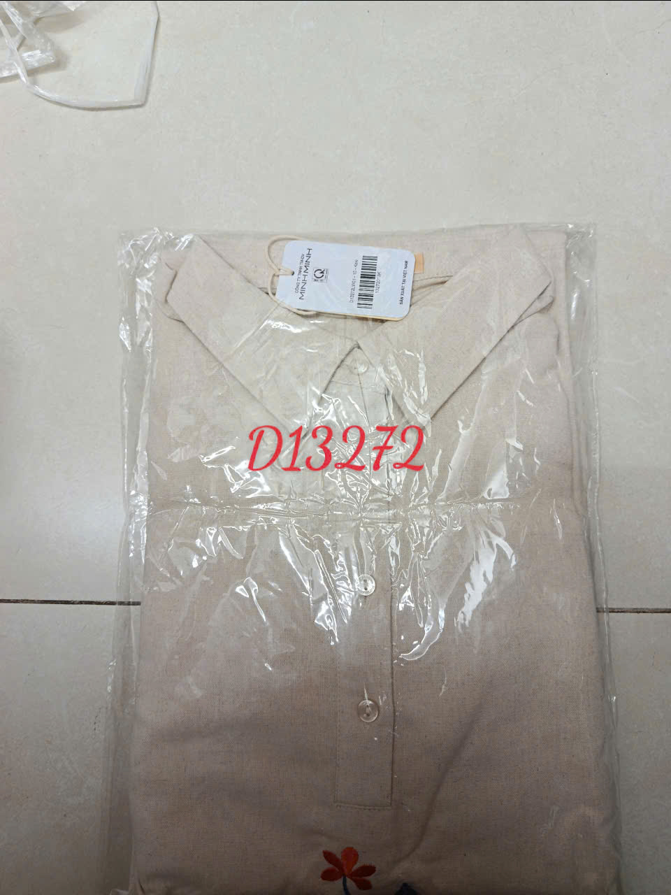 SWANLAKE | Váy Đầm Nữ Maxi Suông Sát Nách Cổ Sơ Mi Vải Linen Thêu Hoa Cao Cấp Đi Tiệc D13272LW01